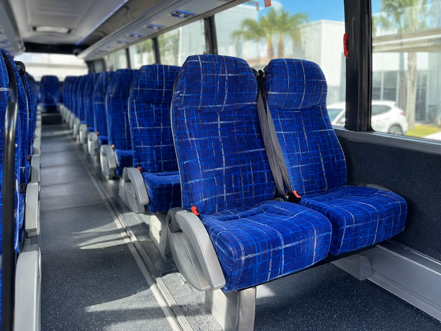 minibus rentals from san mateo hotel blocks to your venue