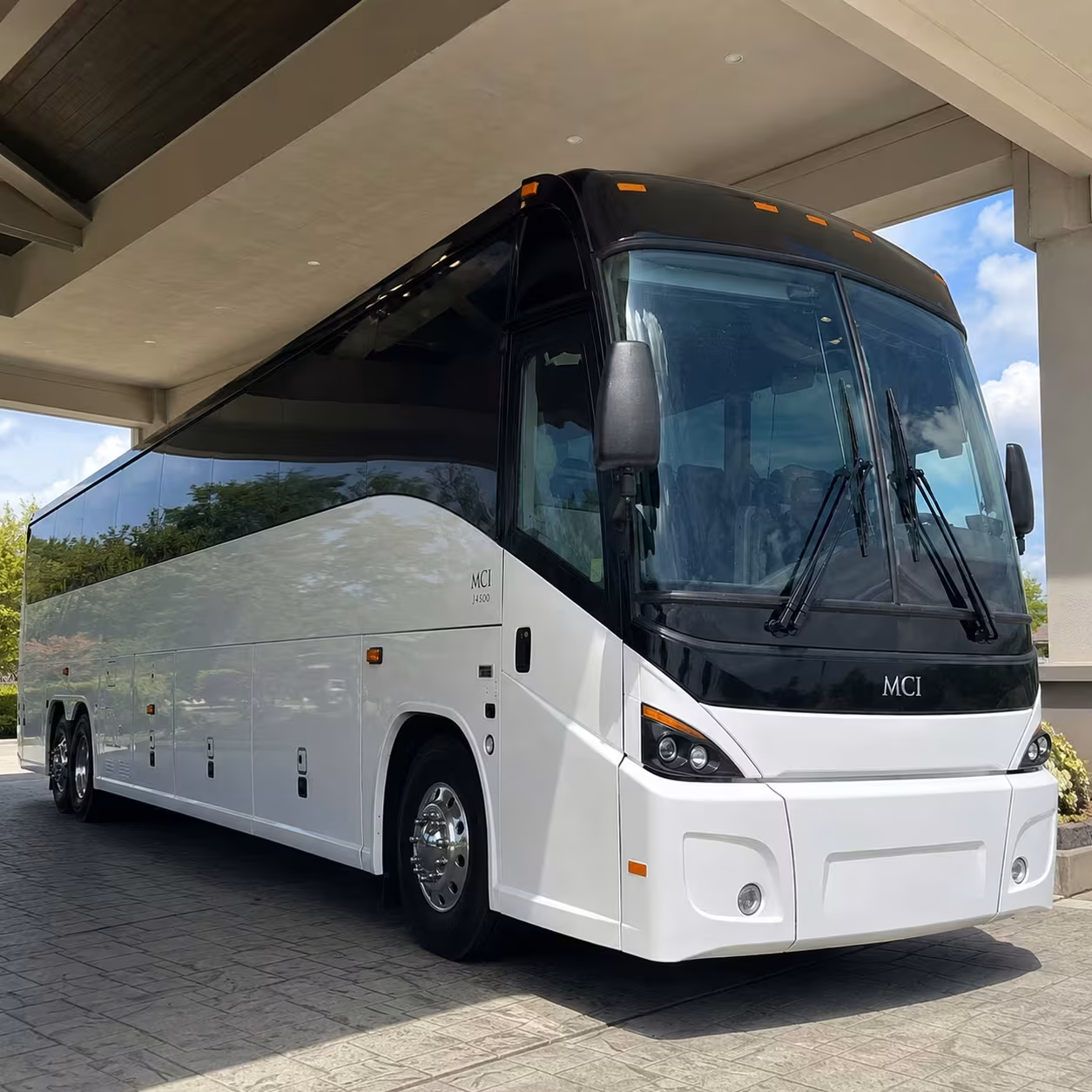 san mateo employee shuttle rentals for the us 101 commute